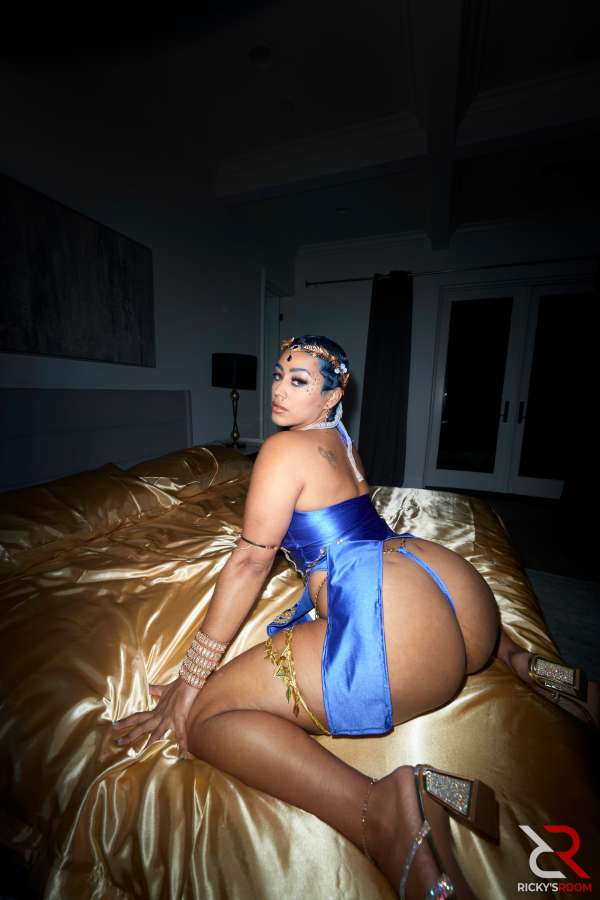 Goddesses Keep Court