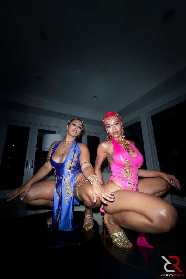 Goddesses Keep Court